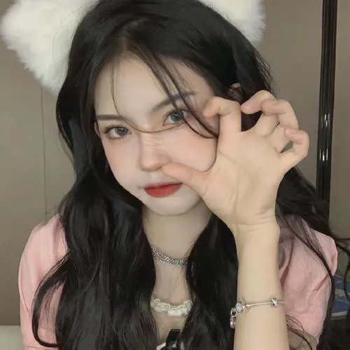 正是青春璀璨时